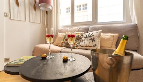 Romantic Getaway - Le Marais - with AC