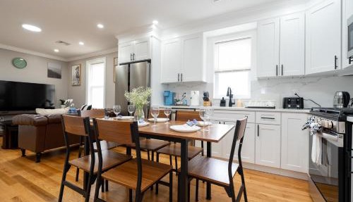 Pet-Friendly Modern 3BR 1st-floor Apt Boston - Easy Franklin Park & Red Line Access 5581