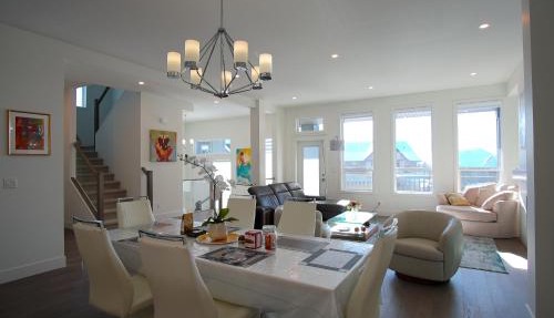 Luxury Coquitlam Escape, Beautiful Zen Interiors, Near Transit