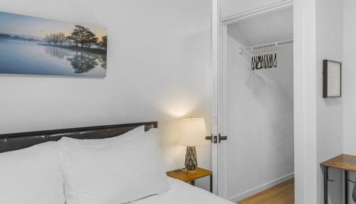 The Cloudbreak Townhome - 88 Walkscore!