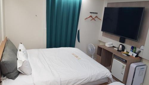 Number 25 Hotel