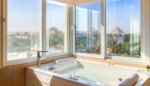 Mazar Pyramids Hotel