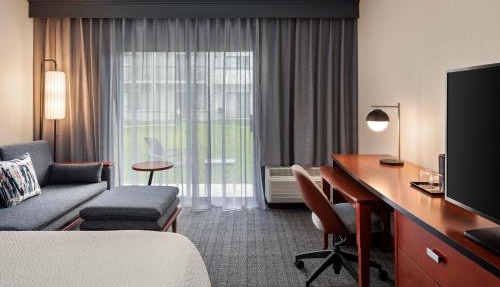Courtyard by Marriott Chicago Waukegan/Gurnee
