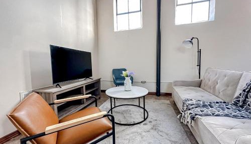 Sleepover 2BD 1BA Condos Downtown Springfield