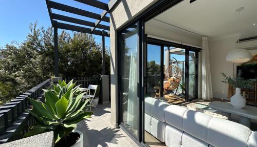 Position Perfection- Mornington