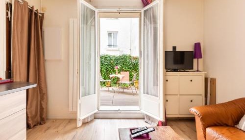 Studio Montonnerre avec terrasse proche Necker et Montparnasse
