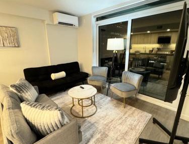 Silverstone Downtown Center Long-Stay Home in Vancouver