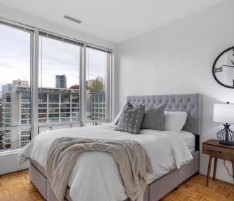 Central Downtown Highrise Condo