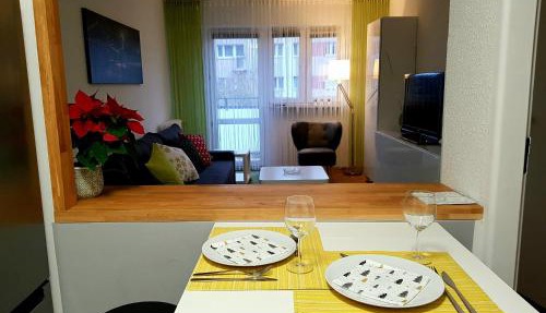 Wygodny dwupokojowy apartament pomiedzy lotniskiem a centrum