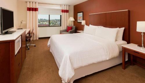 Four Points by Sheraton Boston Logan Airport Revere