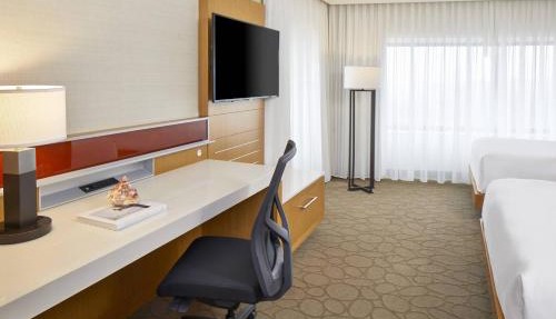 Renaissance Chicago Glenview Suites Hotel
