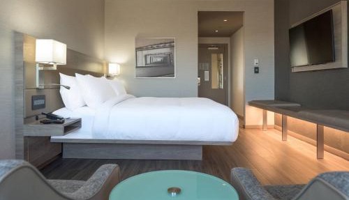 AC Hotel by Marriott Boston North