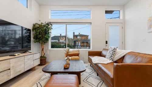 Luxe Central Home with Views & Rooftop