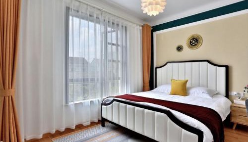 Shanghai Monegative Time Garden Hotel Disney Store