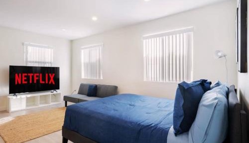 Prestige Studio Haven at Burbank