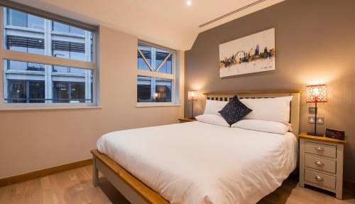 Barbican Serviced Apartments by LovelyStay