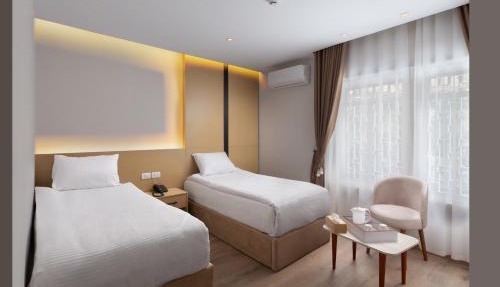 Elegance Grand City Hotel