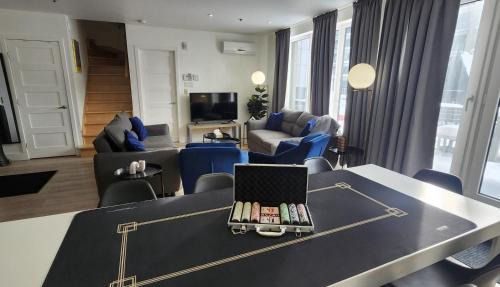 LiV MTL Downtown Montreal Spacious Suites