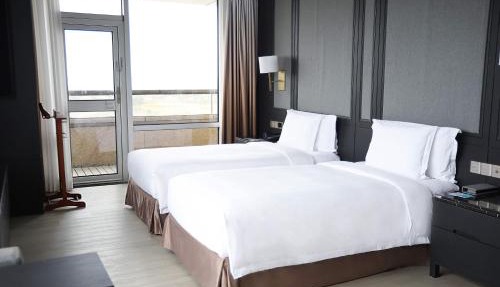Crowne Plaza Shanghai Anting-20 Minutes drive to National Exhibition and Convention Center & 15 Minutes drive to F1