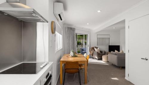 Seaside Studio with Fully equipped kitchen and laundry