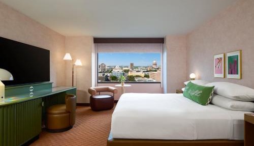 Renaissance Austin Downtown Hotel