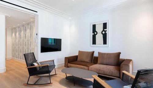 "The Whale" new, ac, design, spacious City Centre
