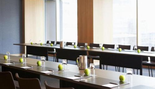 Le Germain Hotel Maple Leaf Square