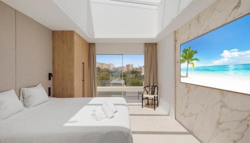 Penthouse with pool by Costarentals - Ref 214
