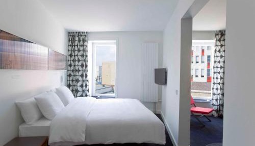 Hotel Gat Point Charlie
