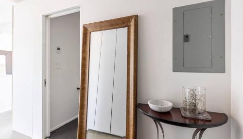 Urban 1BR with AC, Rogers Arena, Parking, Chinatown