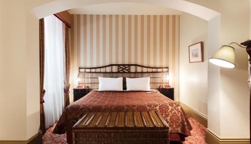 Hadley's Orient Hotel