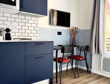 YAYS Paris Zola by Numa