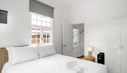 Balmain Garden Hideaway with BBQ