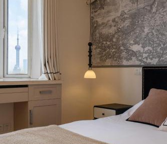 Moment Home - walk to Yu Garden and Near the Bund, East Nanjing Road, 3bedrooms 1study 2 bathrooms elevator apartment