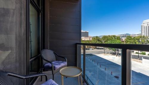 Best Amenities Pool Htub Gym Pking Downtown Views