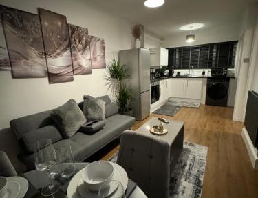 Modern 1 bed apartment in Greenwich - WIFI - NETFLIX and stations nearby