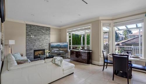Luxurious Multi-Family Home in Vancouver West, 10 Mins Downtown