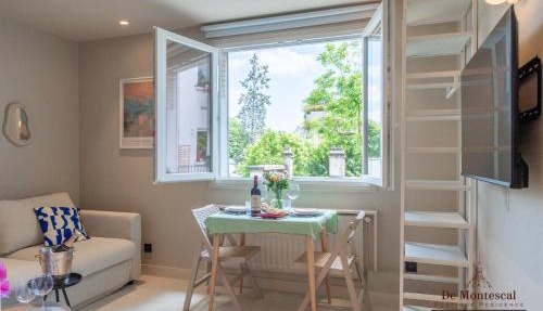 Montparnasse Central Studio with AC 11 to 14m2 in a prime location