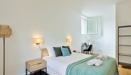 Splendid Apartment in the Heart of the Chic 16th