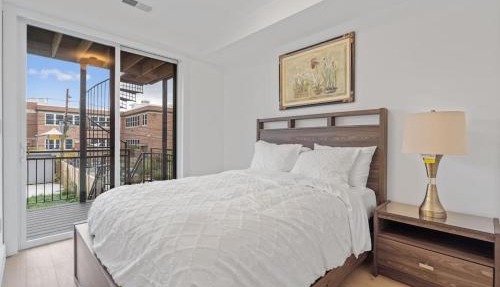 Capitol View 2 DC Townhouse Condo with Private Backyard and Garage Parking
