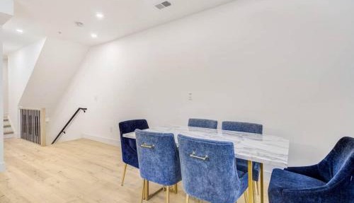 Capitol View 3 DC Penthouse with Rooftop view Free parking and WiFi WIFI