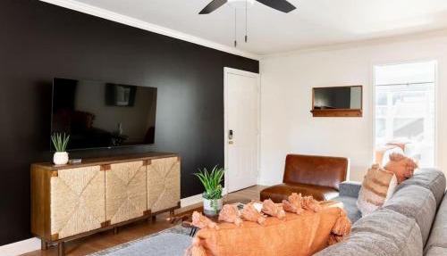 Stylish Downtown Nashville Condo with Patio & Free Parking