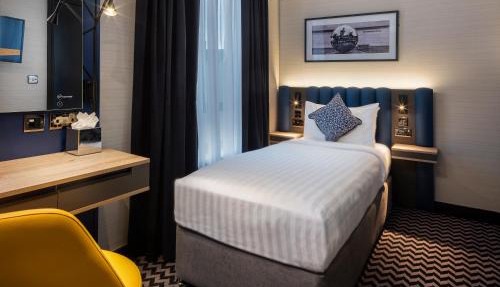 Academy Plaza Hotel