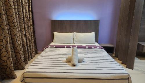 Regalia Comfort Suites KLCC SkyPool
