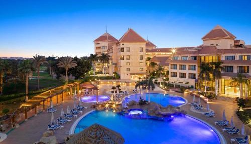 Hilton Pyramids Golf