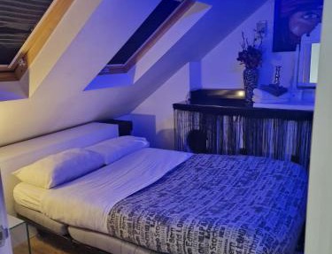 4 Bed Flat - Sleeps 14 - Parking - Game Room -Wifi
