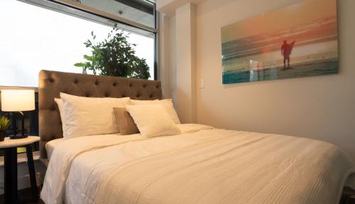 Stylish Condo By The Beach