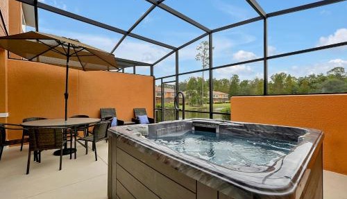 Regal Oaks Resort Vacation Townhomes by IDILIQ