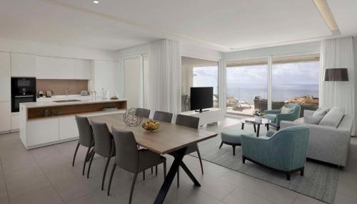 Royal Hideaway Corales Suites