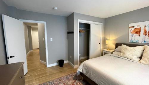 2BR in Heart of Queen Village - walk to everything!